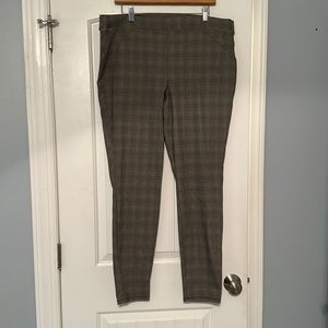 Vera Wang Women’s skinny dress pants